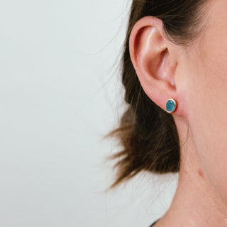 GEMSTONE STUD