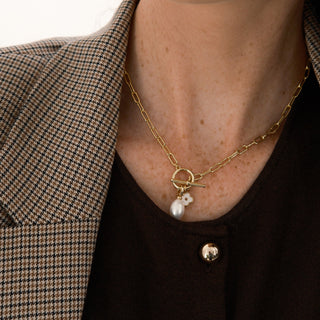 FLEUR FOB PEARL NECKLACE