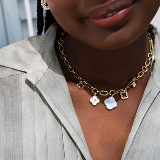 FLEUR CHARM NECKLACE